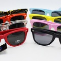 Comprar ahora: Dozen New Wayfarer Style Sunglasses in Assorted Colors