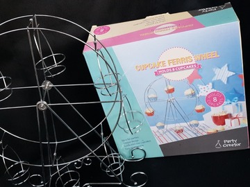 Renting out with online payment: Cupcake Ferris Wheel for 8 cupcakes