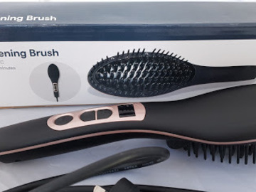 Renting out with online payment: Hair straightening brush 
