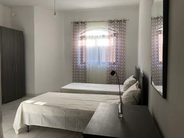 Rooms for rent: A room with 2 single beds in a Maisonette, Fgura 