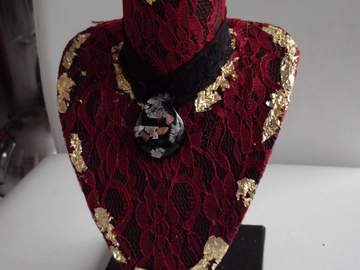 Sale retail: Buste porte collier