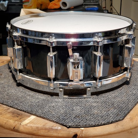 $200 OBO Pearl 5.5x14 All Maple snare 80s vintage - black lacquer