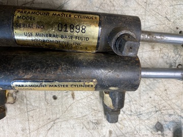Airplane Parts : Paramount Master Cylinders