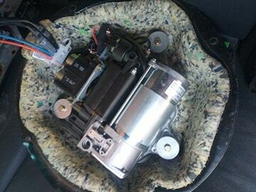Selling with online payment: 2001 to 2006 BMW X5 - Air Ride Compressor