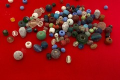 Comprar ahora: 10  lbs --Glass beads-- many sizes & colors-- $5.00 lb!