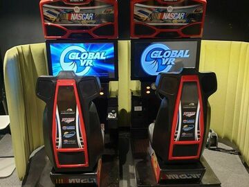 Selling: Nascar Racing (Twin) Arcade Game