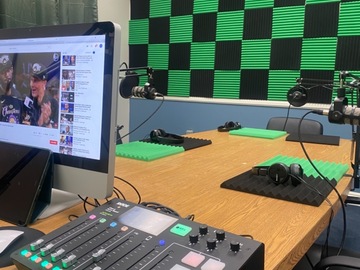Rent Podcast Studio: The Green Room Podcast Studio