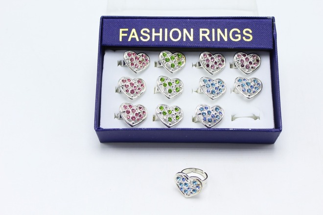 600 Fashion Rings in Display Boxes  (Only .14 each) 