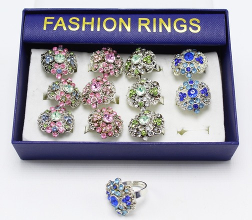 600 Fashion Rings in Display Boxes  (Only .14 each) 