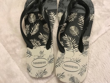 Selling : A pair of Sandals HAVAIANAS
