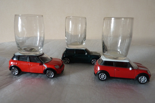 Voiture De Course Miniature Renault En Verre - Collection Neuve