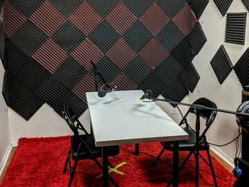 Rent Podcast Studio: Podcast Recording Studio | Peerspace