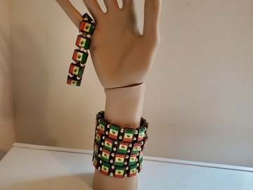 Buy Now: 300pcs Handmade Bracelet