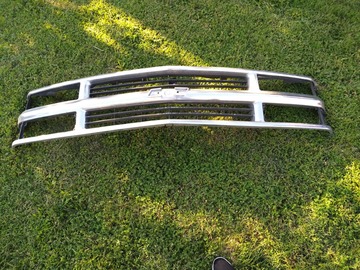 Selling with online payment: 90's Chevy grill
