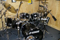 Selling with online payment: Sonor Select Force S-Drive, 6pc Maple Drum Set, Piano Black w/ HW