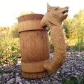 Sælger med angreretten (kommerciel sælger): Wooden mug with wolf as handle