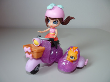 Vente: Littlest Petshop Poupée blythe et son scooter et mini-figurine