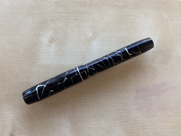 Renting out: Vintage Perfex Cracked Ice Fountain pen