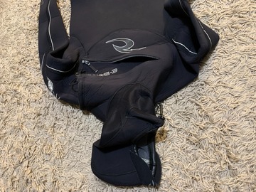 For Rent: Large Tall - Rip Curl Hooded 5/4 E-Bomb + Gloves + Boots