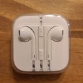 Liquidation/Wholesale Lot: 87 x OEM Apple EarPods with Remote and Mic (MD827LL-A)