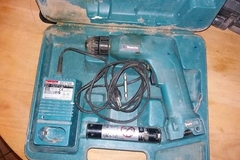 À vendre: Visseuse Makita 9.6 volts