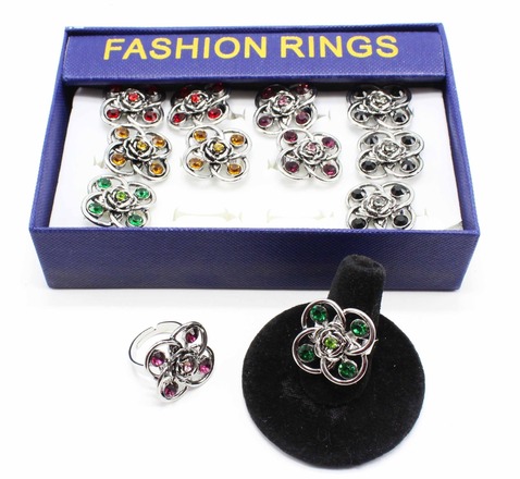 600 Fashion Rings in Display Boxes  (Only .14 each) 