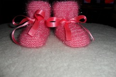 Vente au détail: chaussons bébé tricoter main 0/3 mois rose