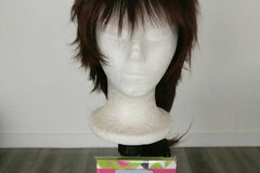 Selling with online payment: Brown short wig + medium ponytail clip