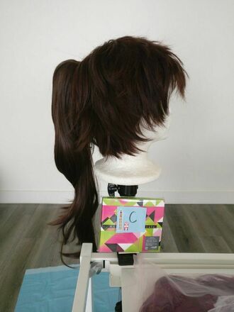 Brown short wig + medium ponytail clip