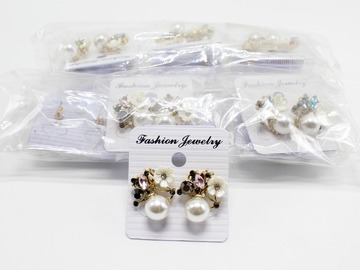 Liquidation & Wholesale Lot: Dozen New Rhinestone Flower Post Earrings MC35146-12