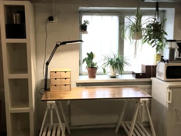 Renting out: Työtila/Työpöytäpaikka Vallilassa >> Working space/Desk for rent