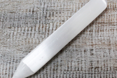 Selling: Selenite Wand - 16 cm (Point one End)