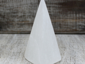 Selling: Selenite Pyramid - 10 cm