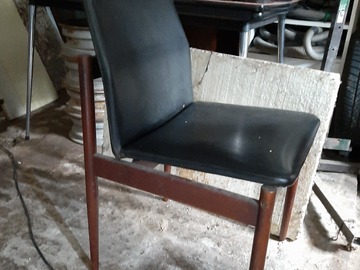 Faire offre: Lot de quatre chaises Vintage Thereca