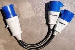 Vermieten: CEE 63 auf 2 CEE 32 Adapter Blaue Stecker