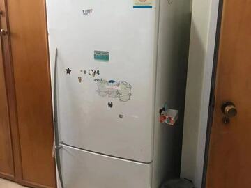 For Sale: Refrigerator for Sale only 180NZD