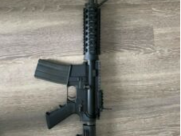 Selling: Airsoft rifle M4