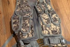 Selling: Camo Tactical Airsoft Vest 
