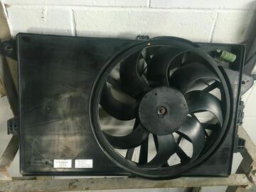 Selling with online payment: Fiat 500 12-17 ELECTRIC COOLING FAN SHROUD OEM