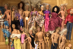 Alquilar un artículo: Barbie nukke setti ja asusteet