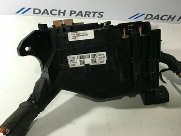 Selling with online payment: Hyundai Kona OEM Front Wiring Fuse Assembly Unit Box 18-20
