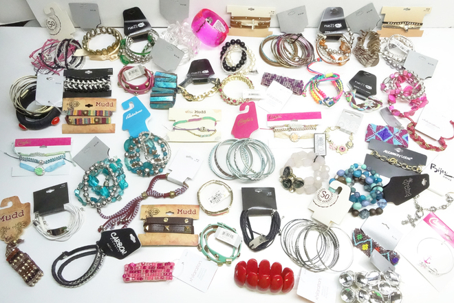 Huge Value 200 Piece Assorted Brand New Jewelry Lot
