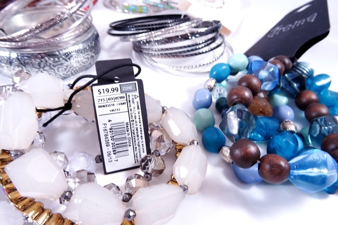 Huge Value 200 Piece Assorted Brand New Jewelry Lot