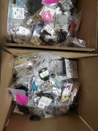 Huge Value 200 Piece Assorted Brand New Jewelry Lot