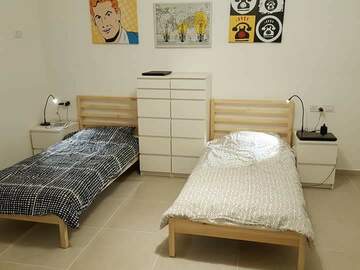 Rooms for rent: Bed available in shared room