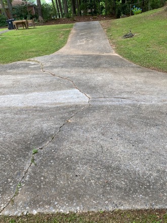 East Point GA, Parking For Large Or Small Vehicles Near TP Studio
