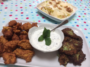 Sharing: Chickpea/ courgettes fritters, minted yogurt and yummy salad