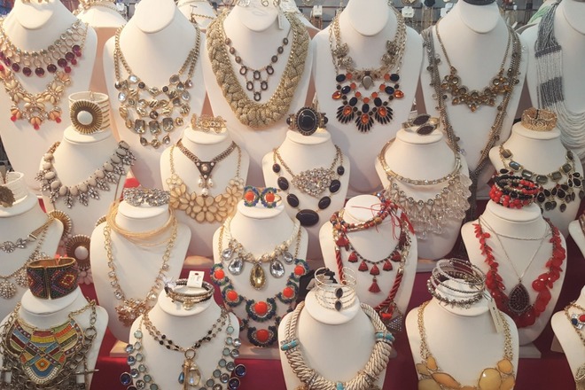 30 High End Boutique Statement Necklaces