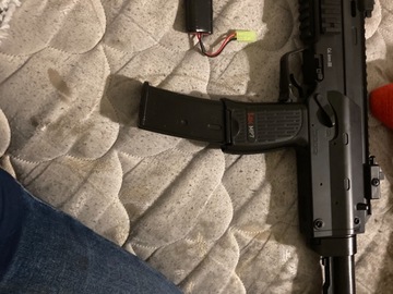Selling: Hi mp7 electric with battery and mag 