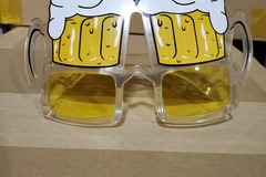 Comprar ahora: Dozen Beer Goggle Sunglasses